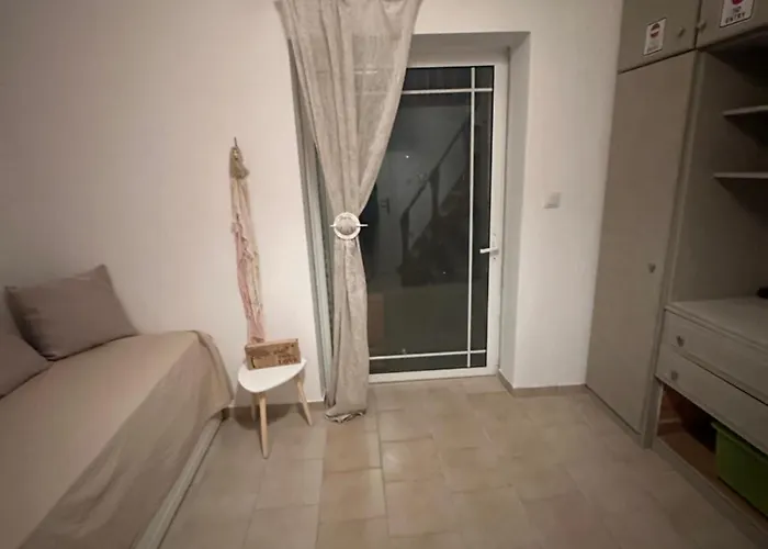 Seafront Maisonette In Fourka